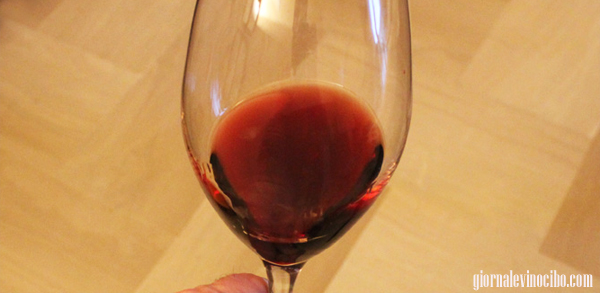 rosso rosso del conte 1978 tasca d'almerita bicchiere giornalevinocibo