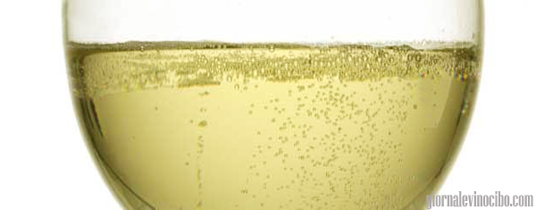 avide nutaru bicchiere