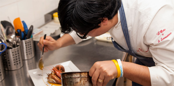 preparazione insalata di mare peppe bonsignore oste e il sacrestano giornalevinocibo