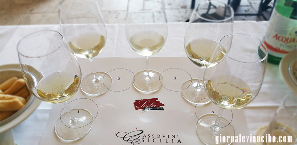 bicchieri vino bianco giornalevinocibo