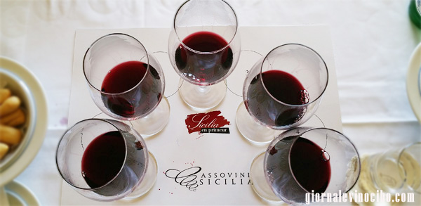 bicchieri vino rosso giornalevinocibo