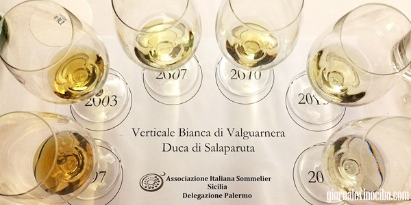 verticale bianca di valguarnera bicchieri giornalevinocibo