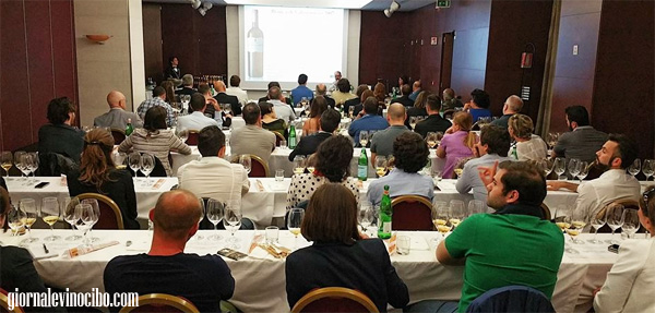 verticale bianca di valguarnera sala giornalevinocibo