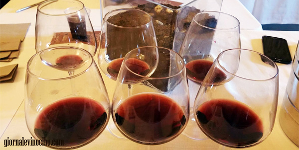 cerasuolo-di-vittoria-night-party-orizzontale-i-bicchieri-giornalevinocibo