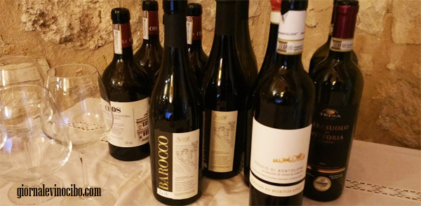 cerasuolo-di-vittoria-night-party-orizzontale-le-bottiglie-giornalevinocibo